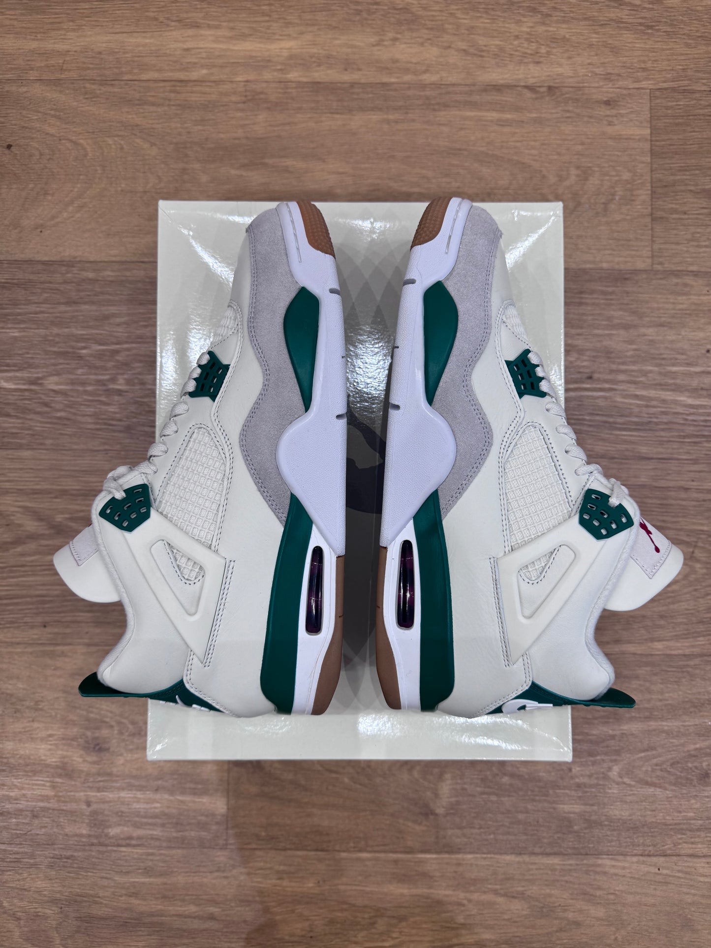 Jordan 4 SB Pine Green