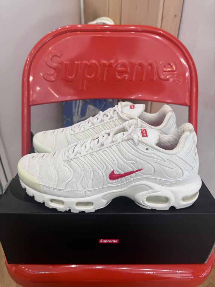 Nike air max plus supreme