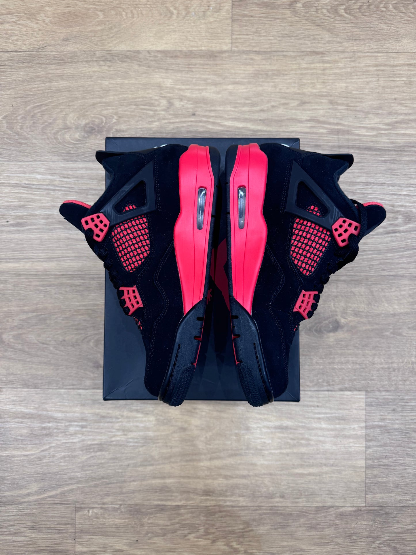 Air Jordan 4 red thunder