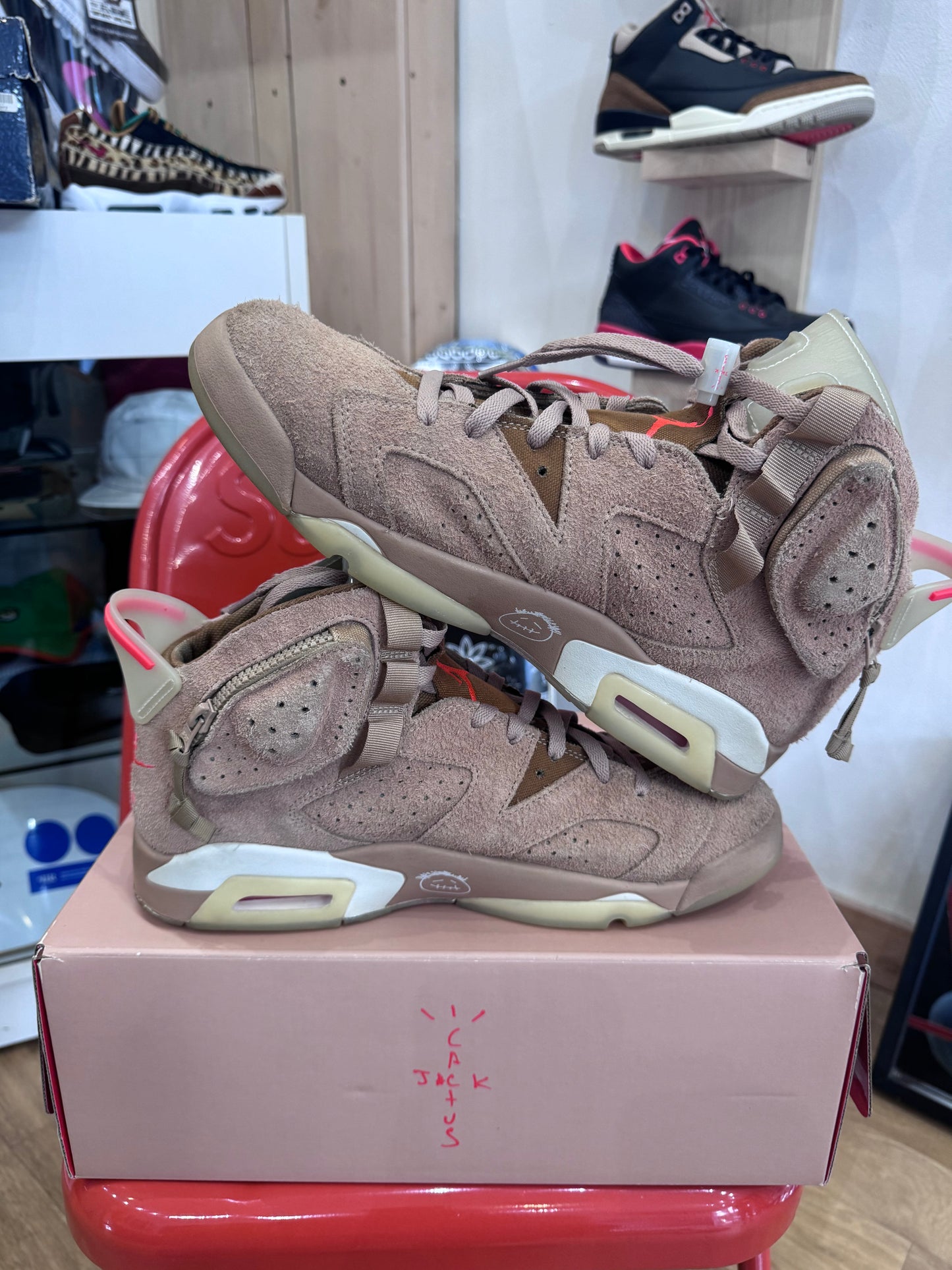 Jordan 6 Travis kaki