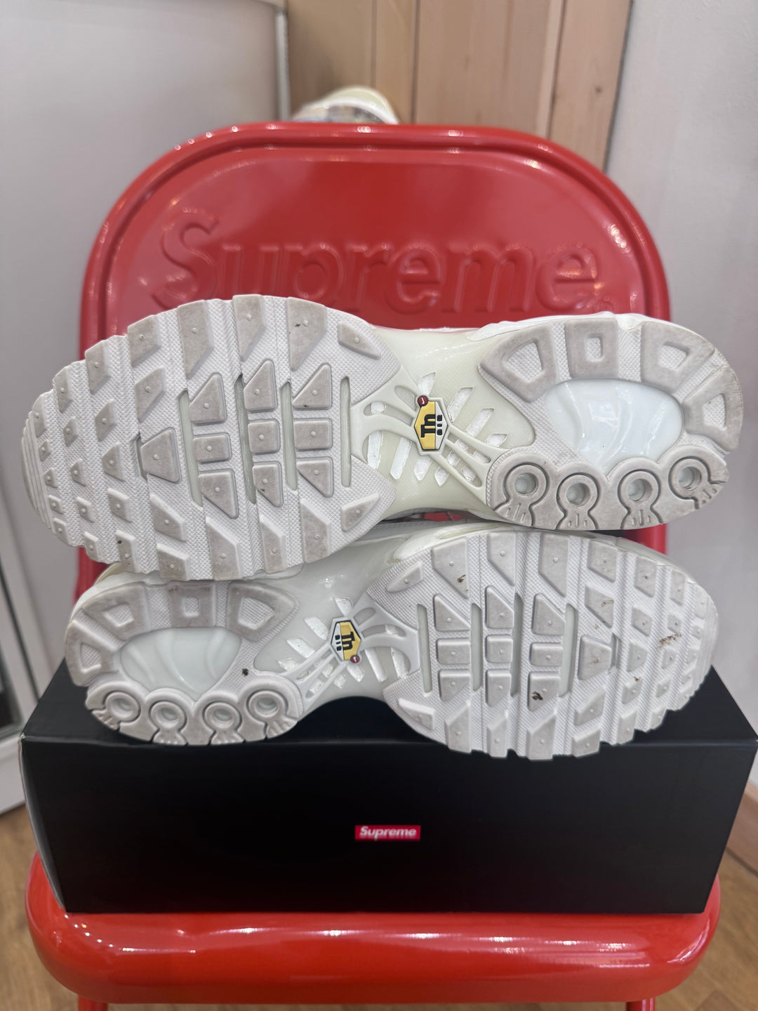 Nike air max plus supreme