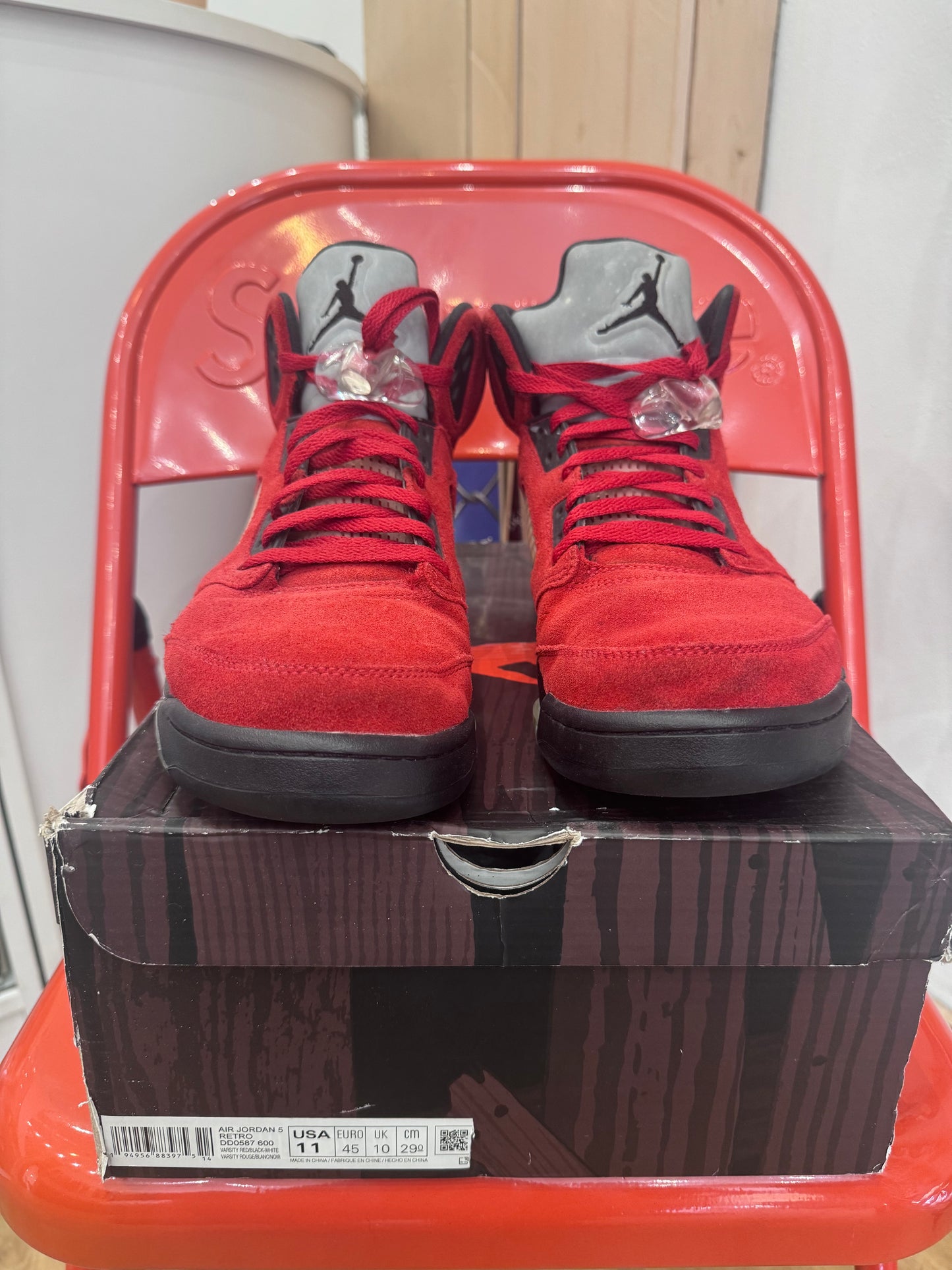 Air Jordan 5 raging bull