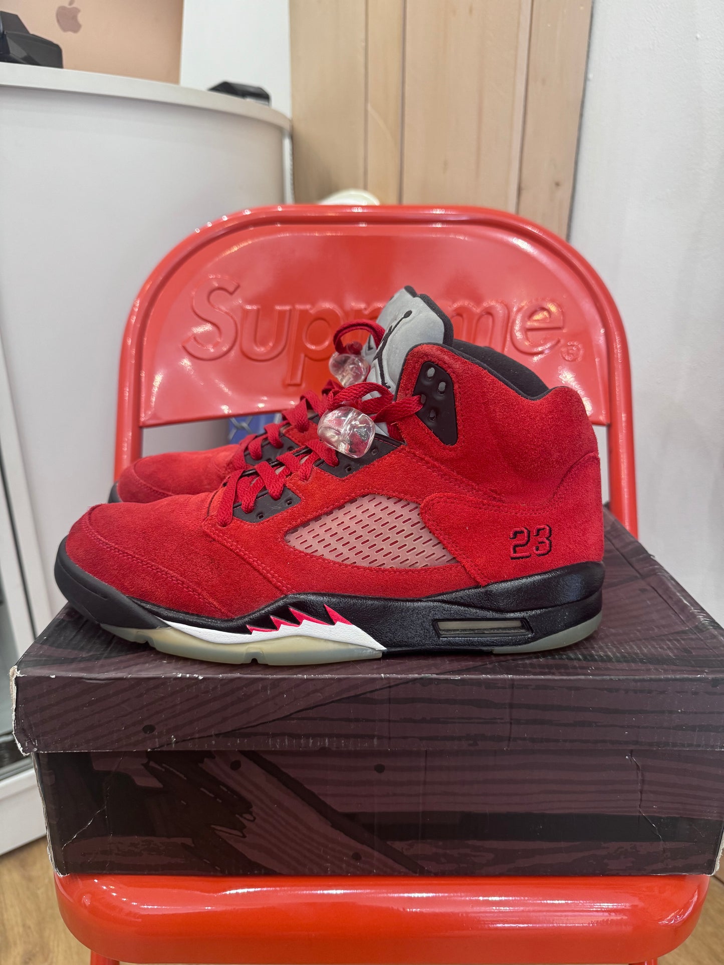 Air Jordan 5 raging bull