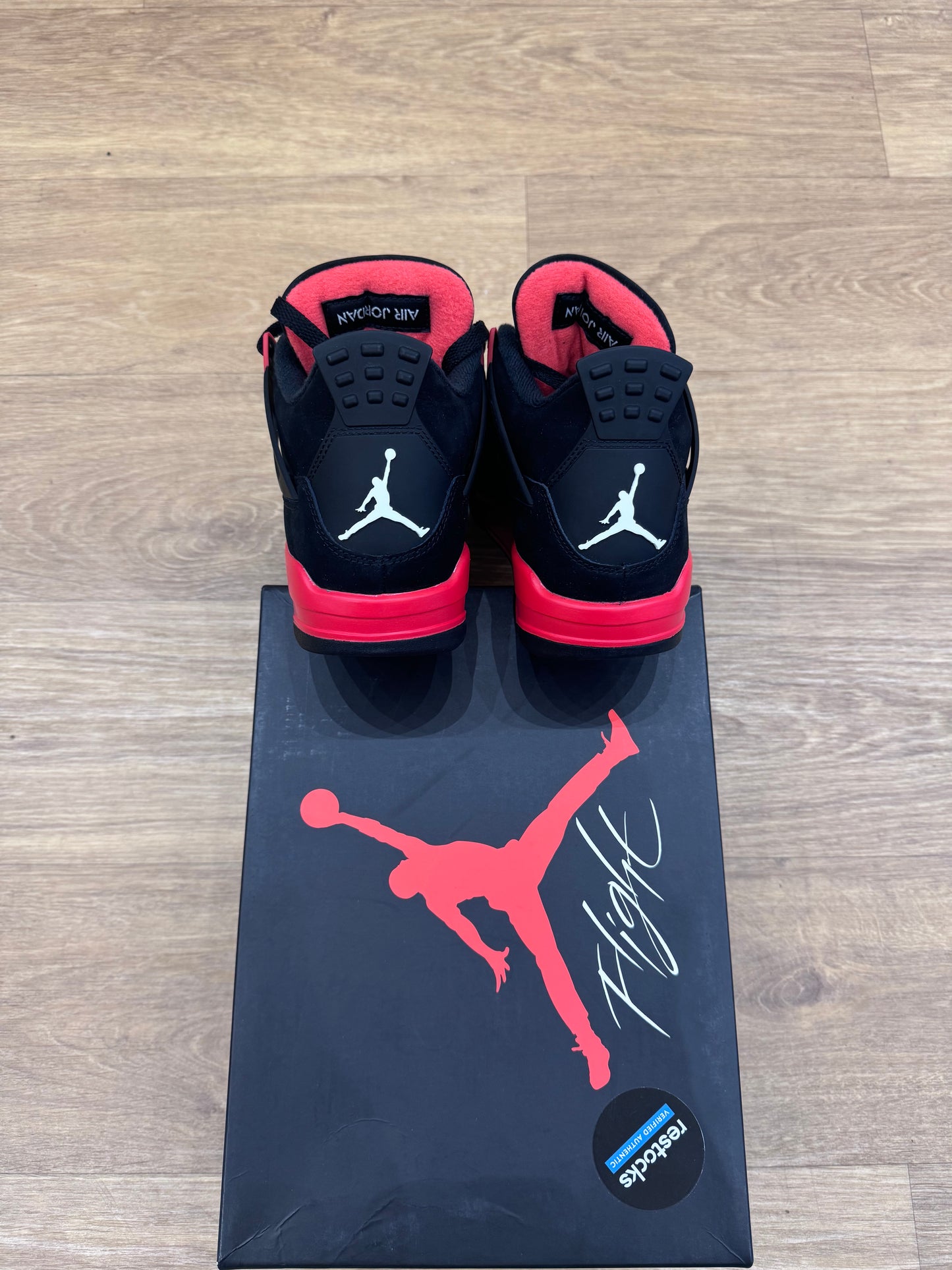 Air Jordan 4 red thunder